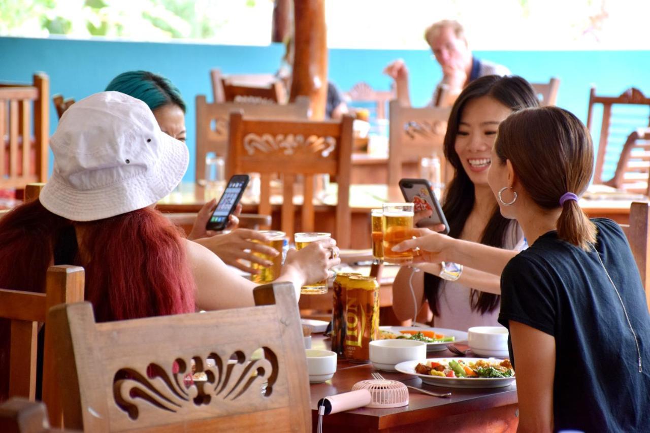 Hungry Lion Sigiriya Hotel ภายนอก รูปภาพ