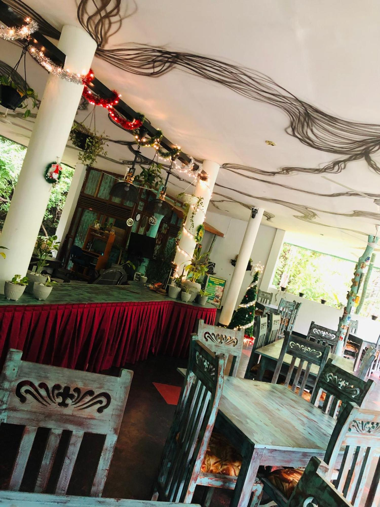 Hungry Lion Sigiriya Hotel ภายนอก รูปภาพ